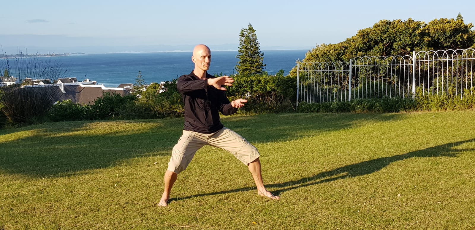 Peter beim Taiji am Meer